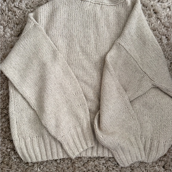 Hollister Cream Knit Cardigan - Picture 2 of 3